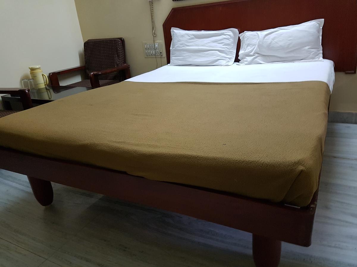 מלון טירופאטי Sri Sai Residency מראה חיצוני תמונה