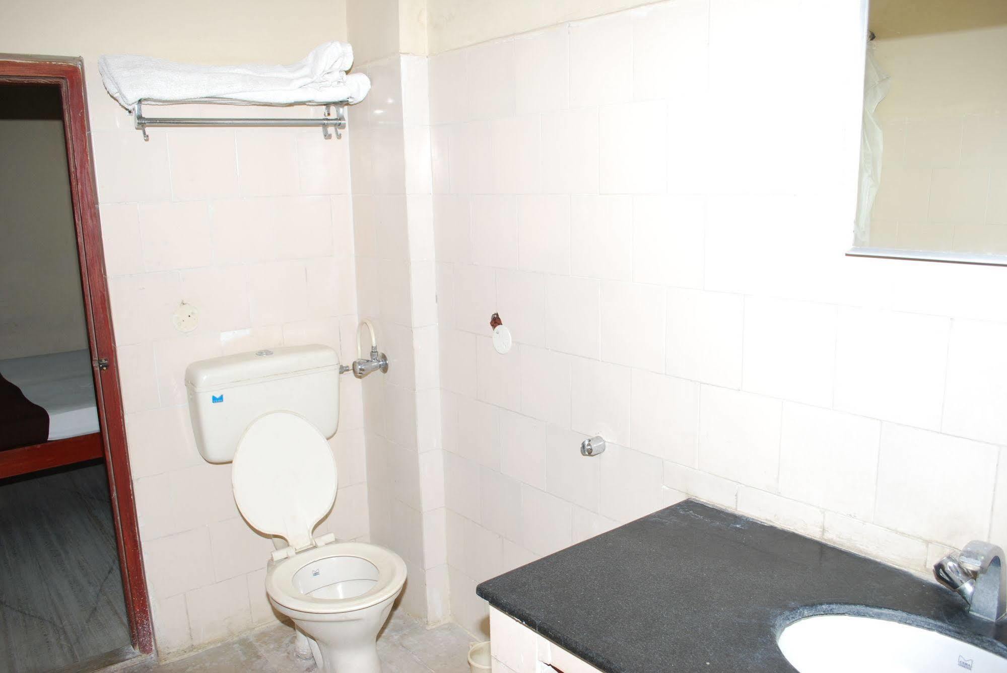 מלון טירופאטי Sri Sai Residency מראה חיצוני תמונה
